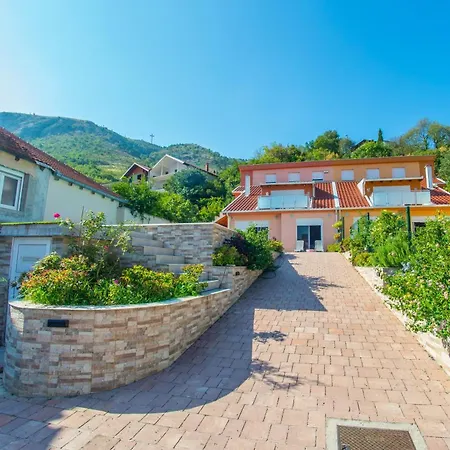 Enigma 1 - Private Parking Apartman Mostar